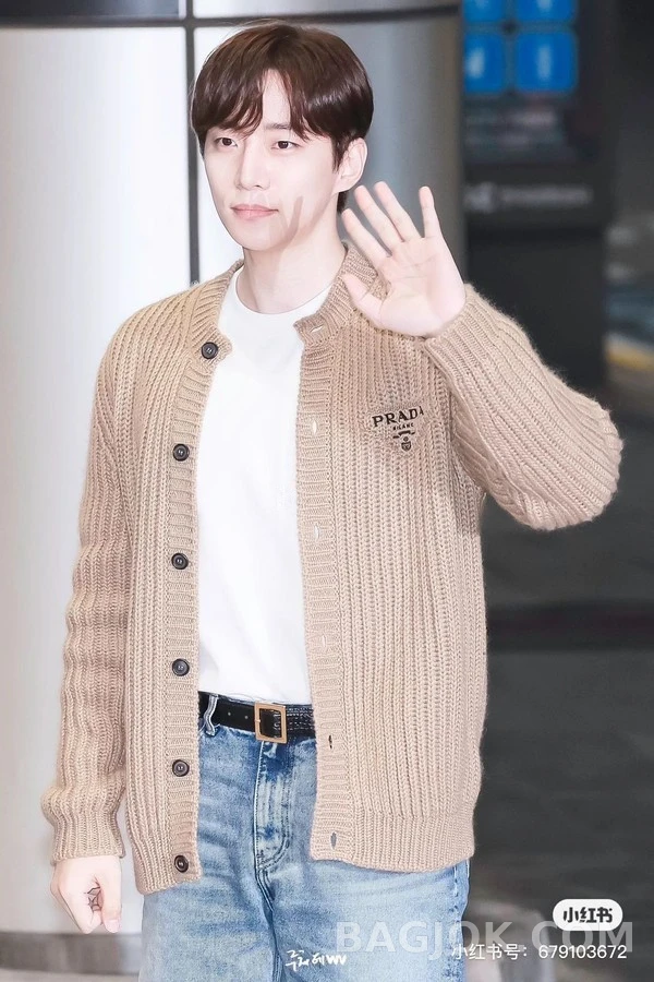 프라다 프라다 로고 자수 굵은 골지 가디건 상세 이미지