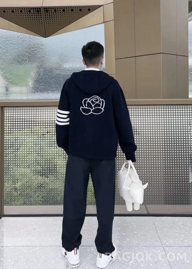 톰브라운 톰브라운 4바 자수 울 후드 집업 상세 이미지