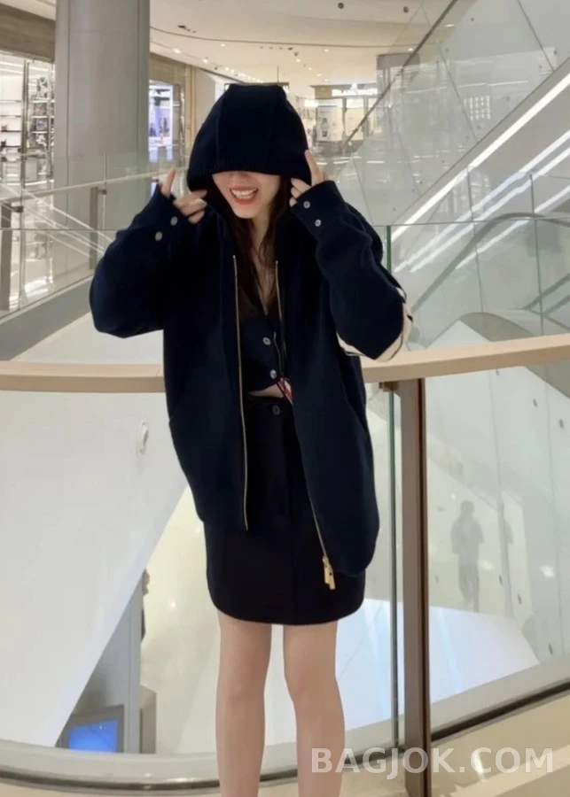 톰브라운 톰브라운 4바 자수 울 후드 집업 상세 이미지