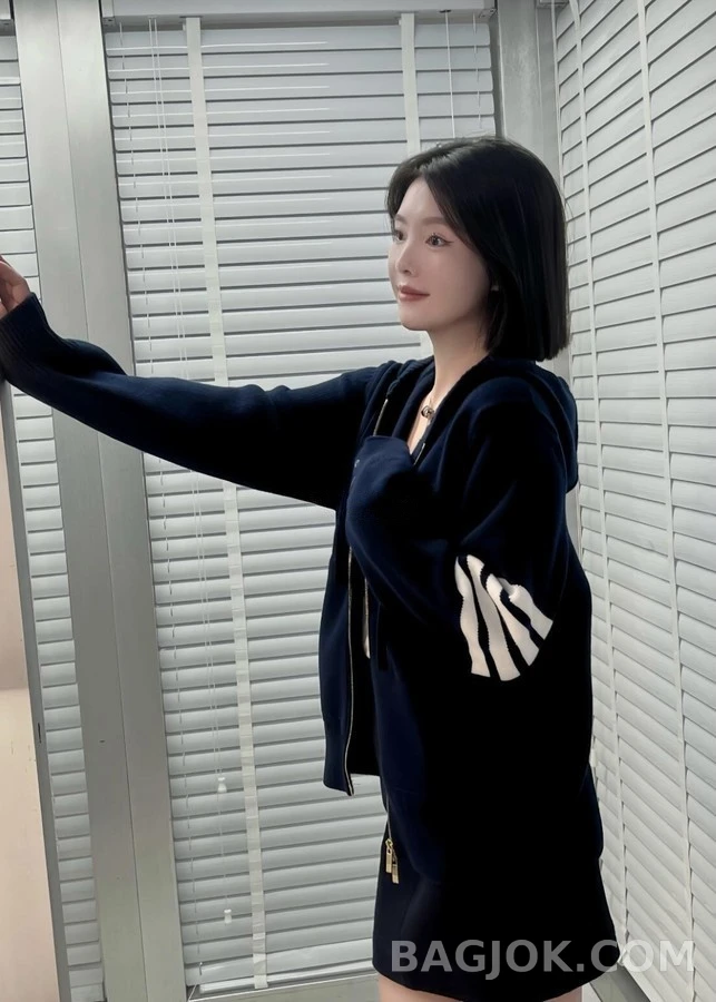 톰브라운 톰브라운 4바 자수 울 후드 집업 상세 이미지