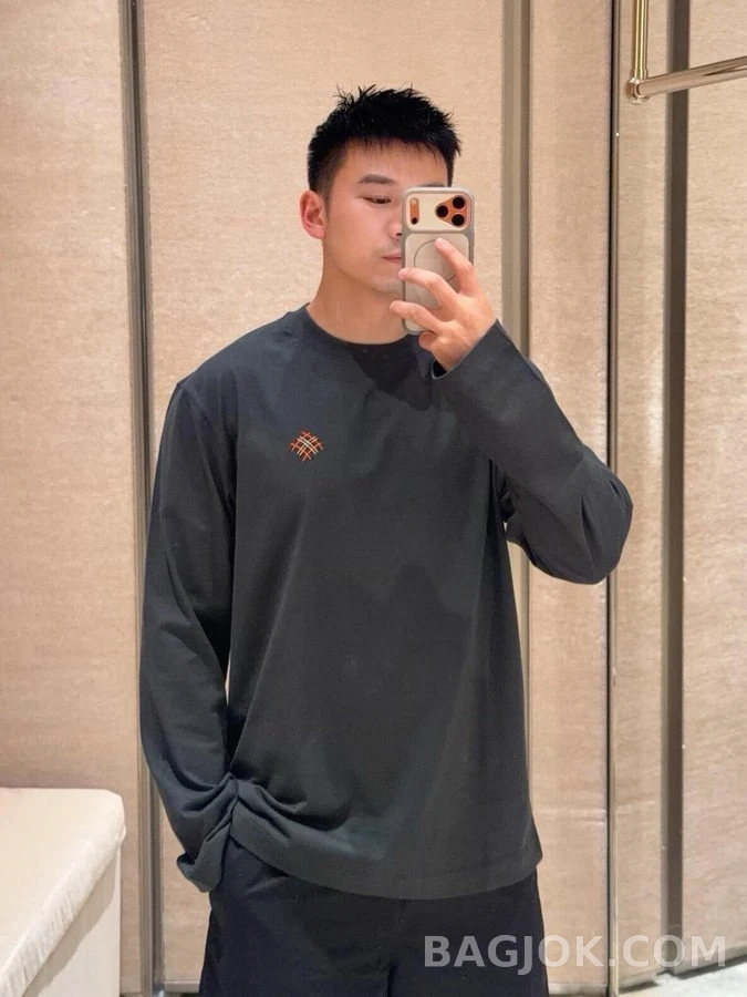 버버리 버버리 백 로고 자수 긴팔 티셔츠 상세 이미지