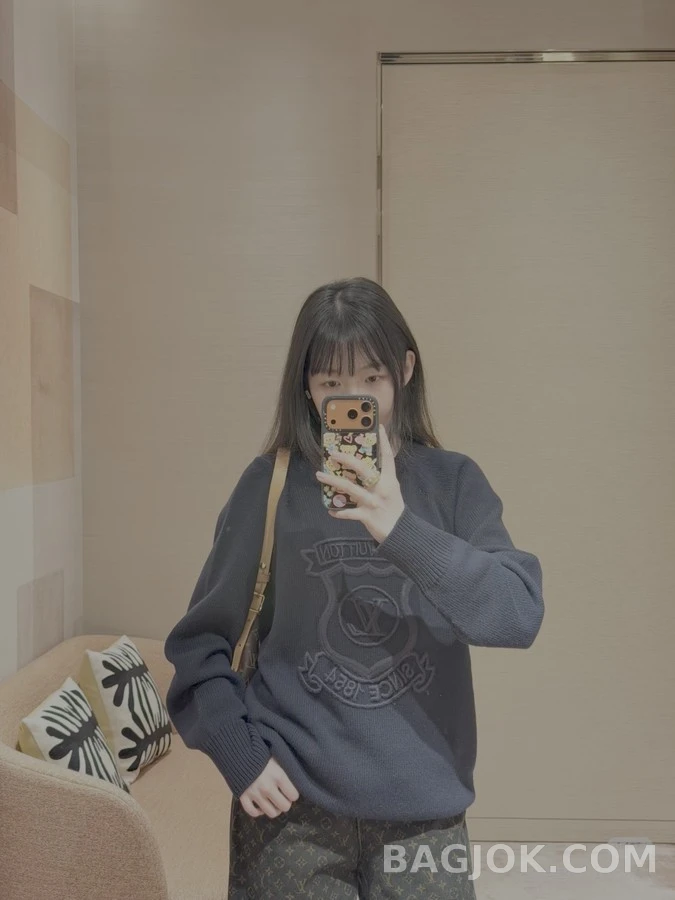 루이비통 루이비통 엠블럼 엠보 니트 상세 이미지