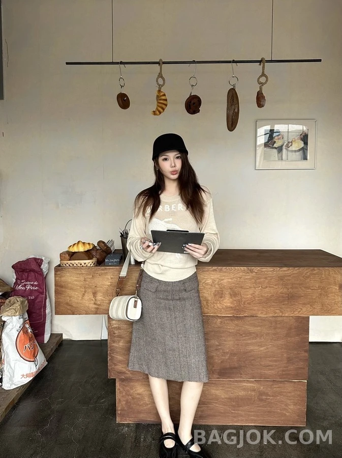 버버리 버버리 마술 기사 로고 니트 상세 이미지