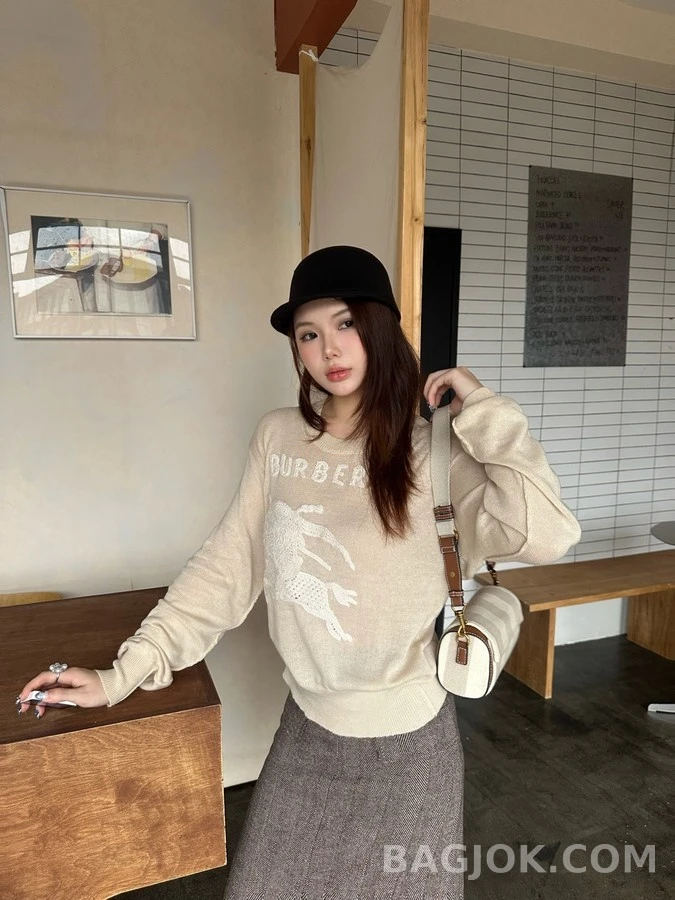 버버리 버버리 마술 기사 로고 니트 상세 이미지