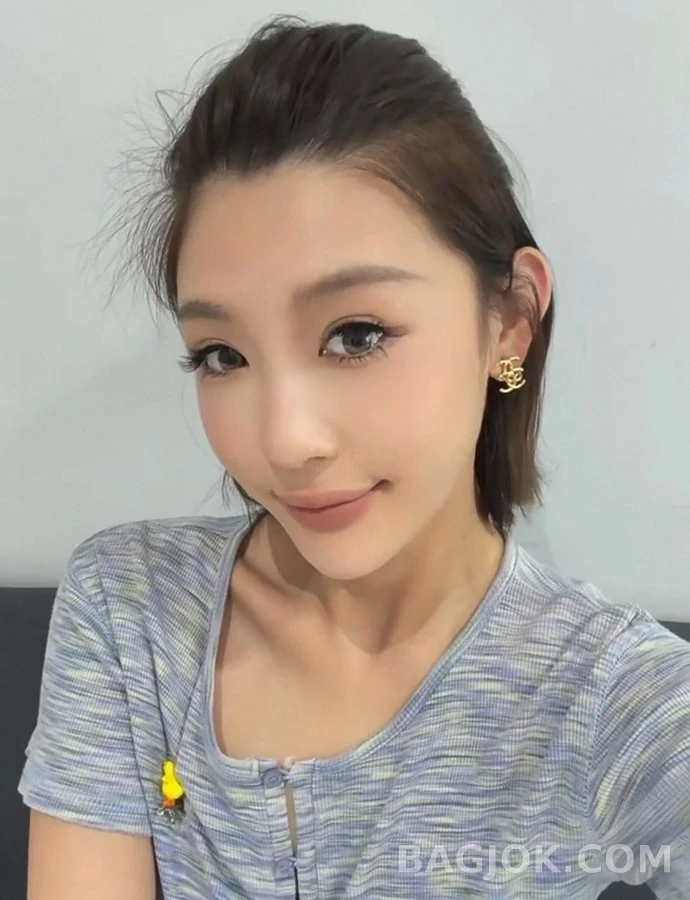 샤넬 샤넬 트위스트 로고 귀걸이 상세 이미지