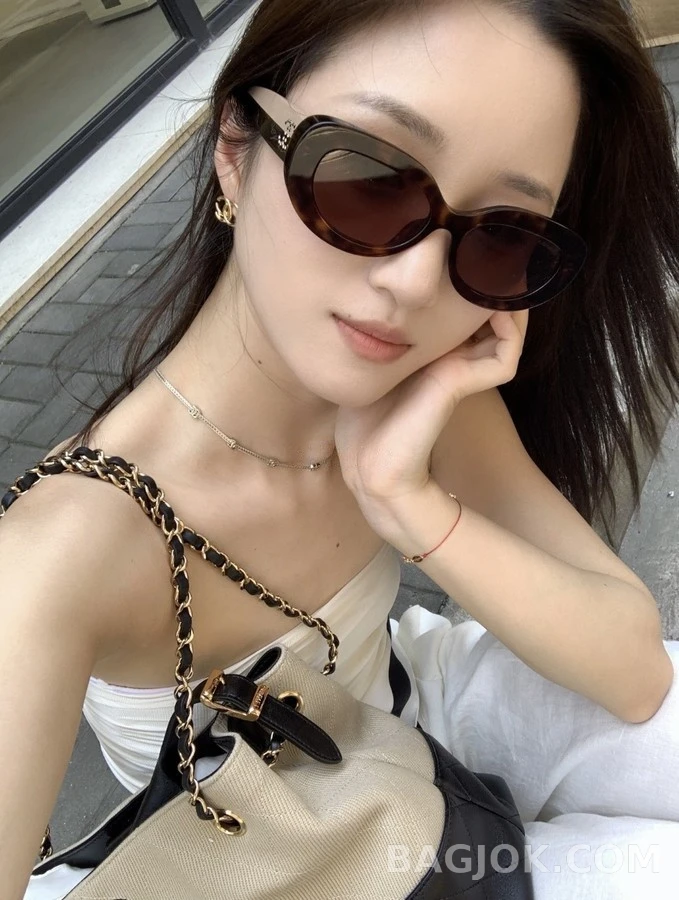 샤넬 샤넬 트위스트 로고 귀걸이 상세 이미지