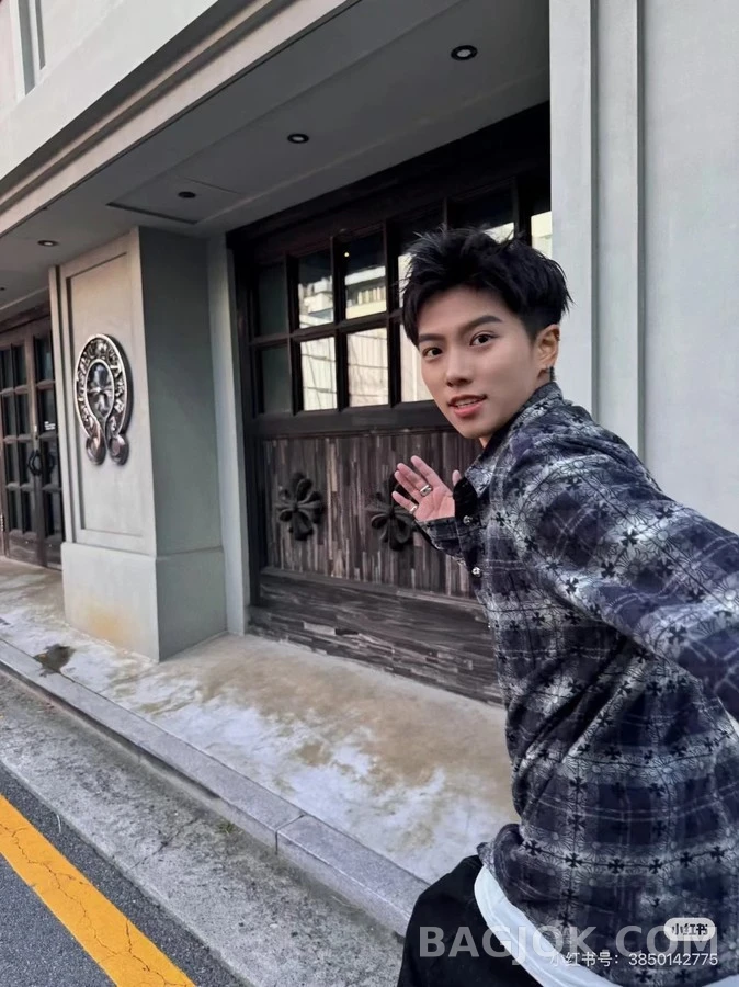 크롬하츠 크롬하츠 체크 크로스 긴팔 티셔츠 상세 이미지