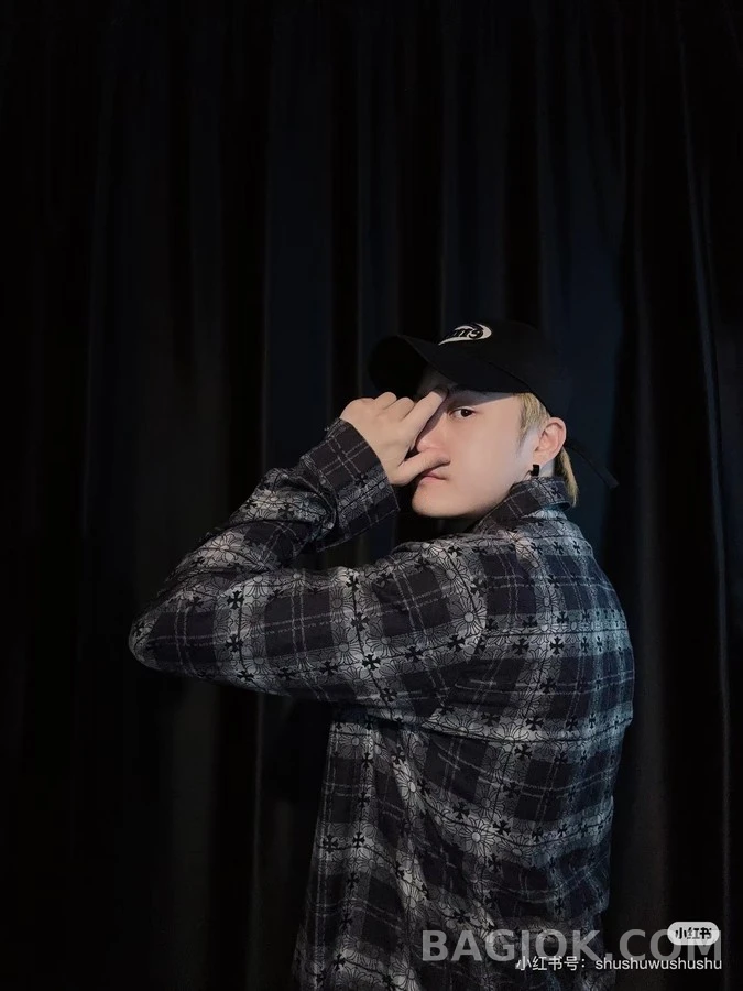 크롬하츠 크롬하츠 체크 크로스 긴팔 티셔츠 상세 이미지