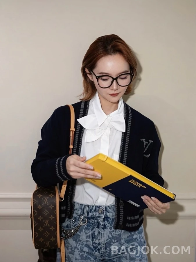 루이비통 루이비통 로고 컬리지 가디건 상세 이미지