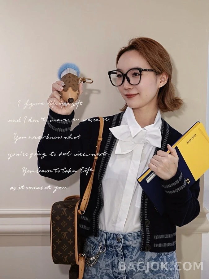 루이비통 루이비통 로고 컬리지 가디건 상세 이미지