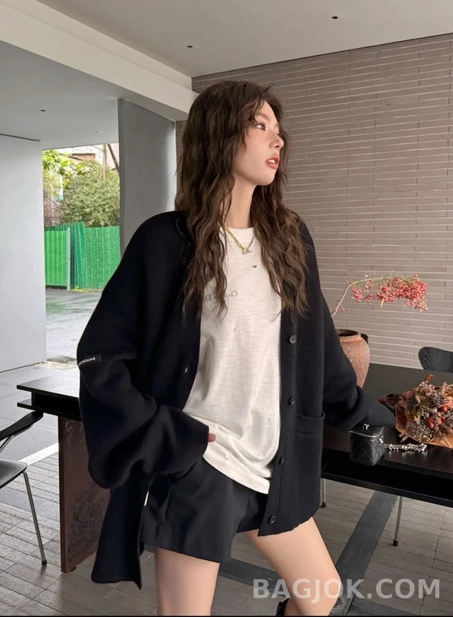 발렌시아가 발렌시아가 슬리브 패치 가디건 상세 이미지
