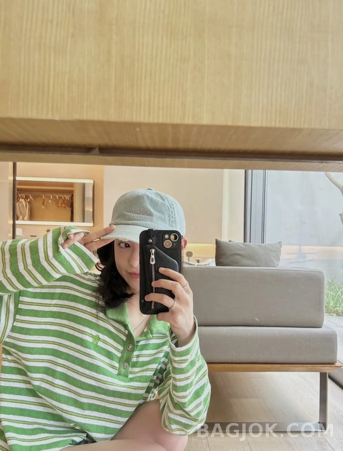 크롬하츠 크롬하츠 십자가 자카드 스트라이프 긴팔 폴로 티셔츠 상세 이미지