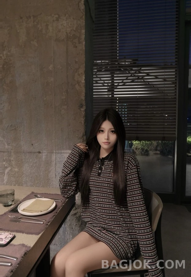 크롬하츠 크롬하츠 십자 패턴 스트라이프 폴로 긴팔 티셔츠 상세 이미지