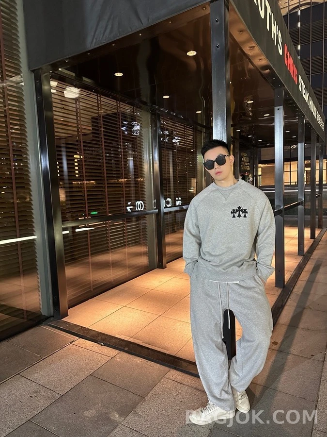 크롬하츠 크롬하츠 크로스 자수 CH 레터링 맨투맨 상세 이미지