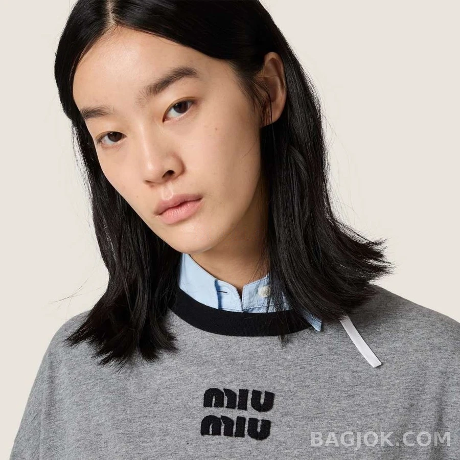 미우미우 미우미우 로고 자수 긴팔 티셔츠 상세 이미지