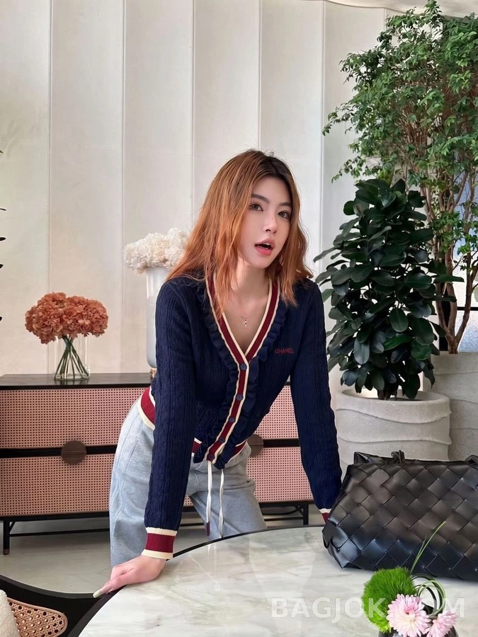 샤넬 샤넬 브이넥 러플 스트라이프 가디건 상세 이미지