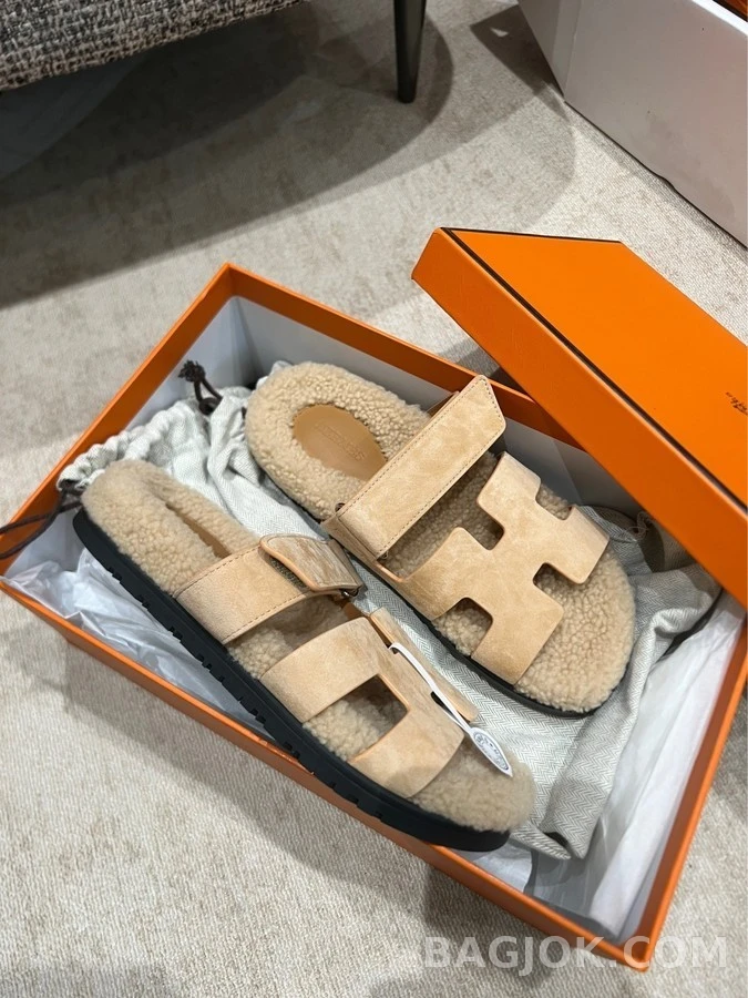 에르메스 에르메스 H 로고 스웨이드 퍼 슬라이드 상세 이미지