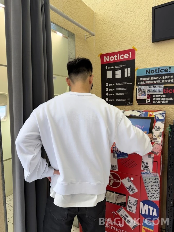 셀린느 셀린느 아치형 로고 프린트 맨투맨 상세 이미지