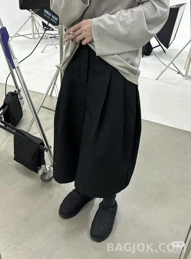 프라다 프라다 패딩 뮬 슬리퍼 상세 이미지