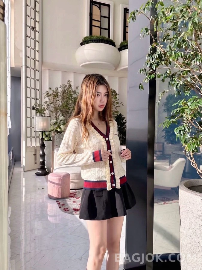 샤넬 샤넬 러플 V넥 레터링 가디건 상세 이미지