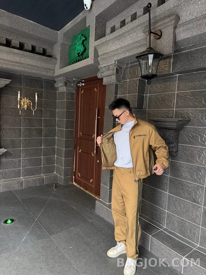 몽클레어 몽클레어 로고 스트라이프 팬츠 상세 이미지