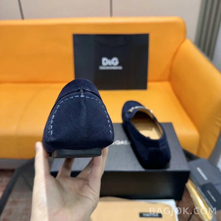 돌체앤가바나 돌체앤가바나 스웨이드 메탈 버클 콩알 로퍼 상세 이미지