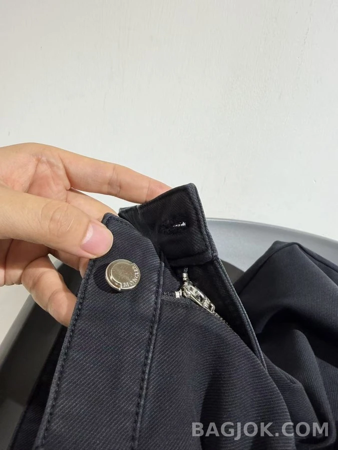 몽클레어 몽클레어 모노그램 자수 스트레이트 데님 팬츠 상세 이미지