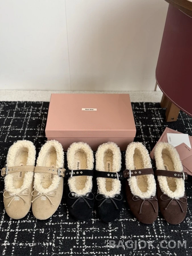 미우미우 미우미우 양모 스웨이드 메리제인 플랫 상세 이미지