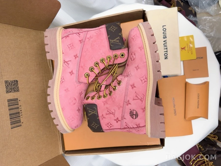 루이비통 루이비통 x Timberland 모노그램 앵클 부츠 상세 이미지