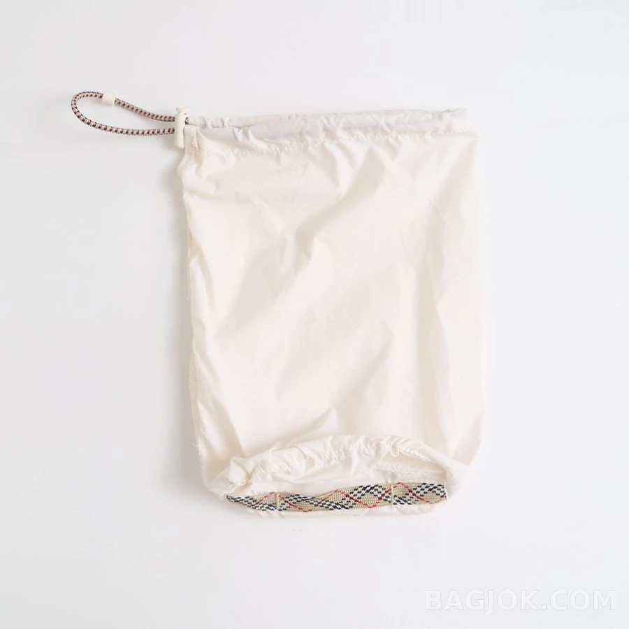 버버리 버버리 플래드 퀼팅 엠블럼 패딩 상세 이미지
