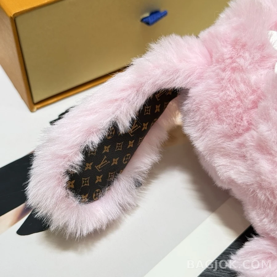 루이비통 루이비통 큐트 버니 이어폰 파우치 키링 상세 이미지