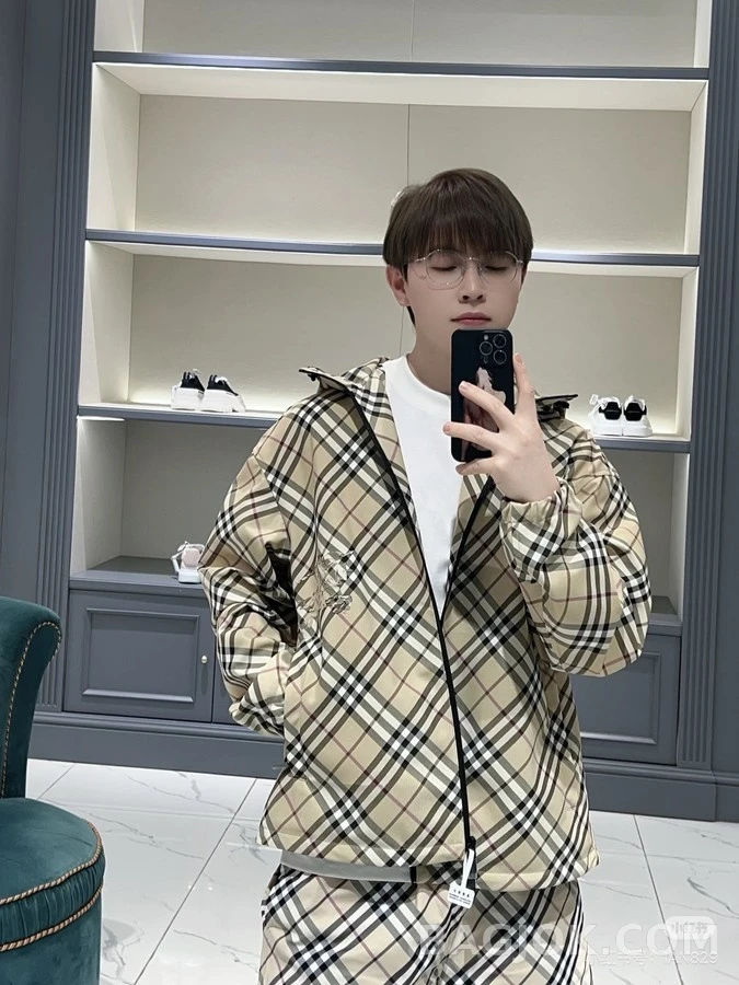 버버리 버버리 전투마 격자무늬 양면 자켓 상세 이미지