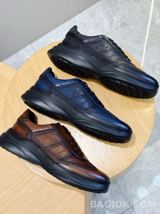 벨루티 벨루티 스크리토 패턴 가죽 스니커즈 상세 이미지