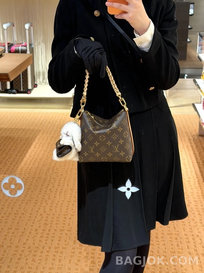루이비통 루이비통 모노그램 토끼 이어폰 백 참 상세 이미지