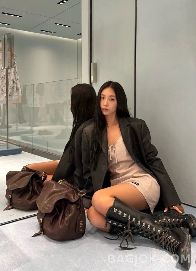 미우미우 미우미우 레이스업 롱 워커 부츠 상세 이미지
