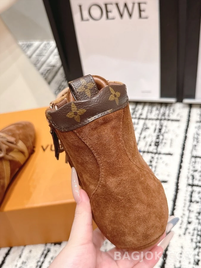 루이비통 루이비통 레트로 스웨이드 독일군 부츠 상세 이미지