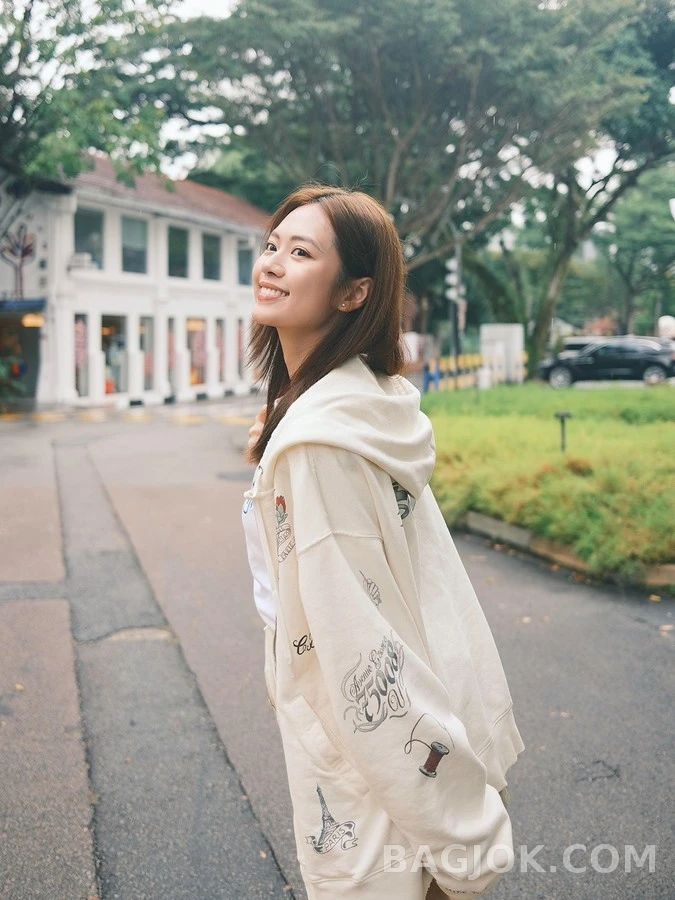 발렌시아가 발렌시아가 타투 그래픽 후드 집업 상세 이미지