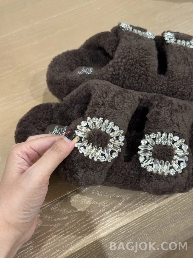 로저 비비에 로저비비에 테디 양털 크리스탈 버클 슬리퍼 상세 이미지