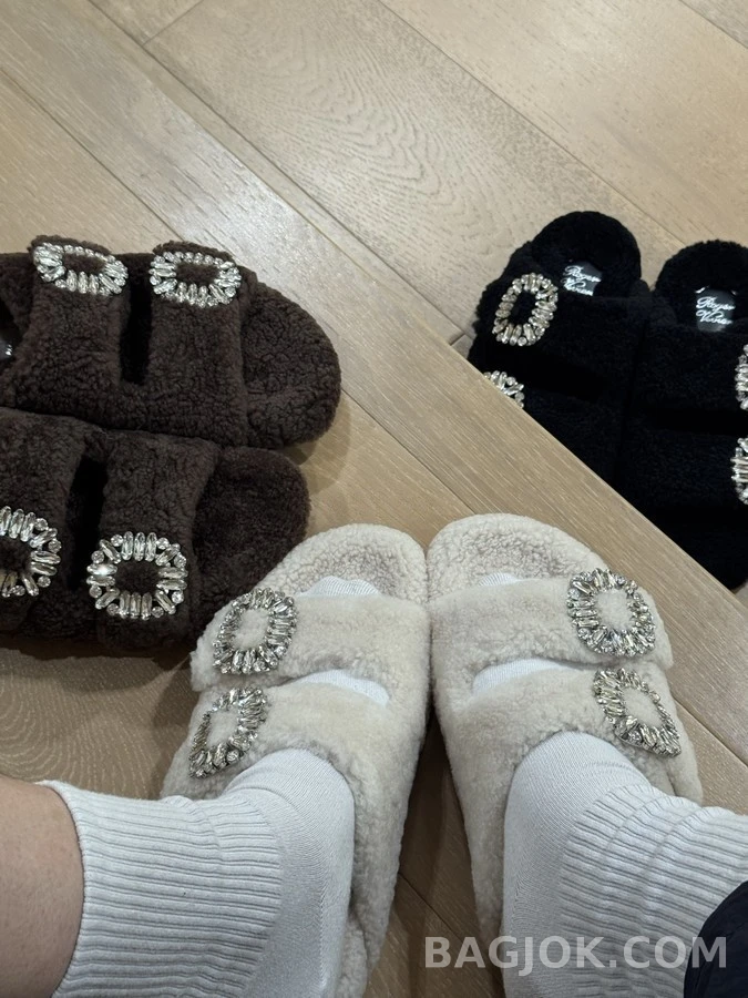 로저 비비에 로저비비에 테디 양털 크리스탈 버클 슬리퍼 상세 이미지