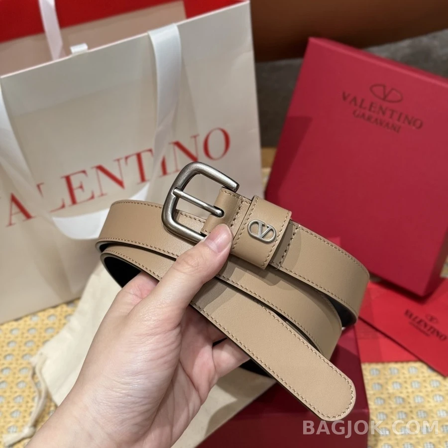 발렌티노 발렌티노 V 로고 카프스킨 벨트 상세 이미지