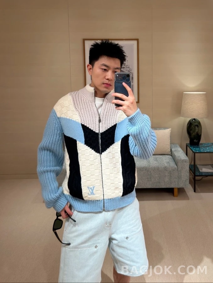 루이비통 루이비통 컬러 블록 하이넥 니트 집업 상세 이미지