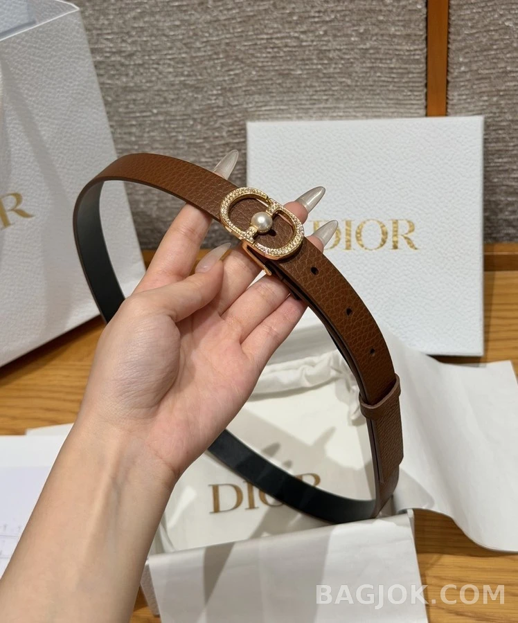 디올 디올 로고 펄 장식 벨트 상세 이미지