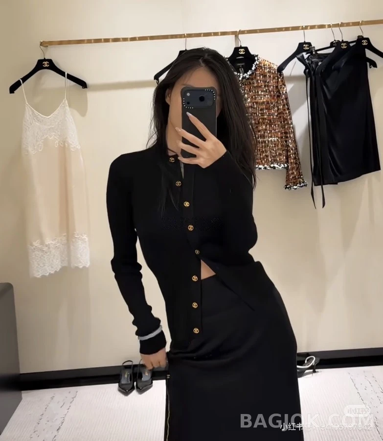 샤넬 샤넬 더블 C 금장 버튼 골지 가디건 상세 이미지