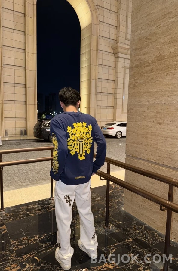 크롬하츠 크롬하츠 대거 크레스트 긴팔 티셔츠 상세 이미지