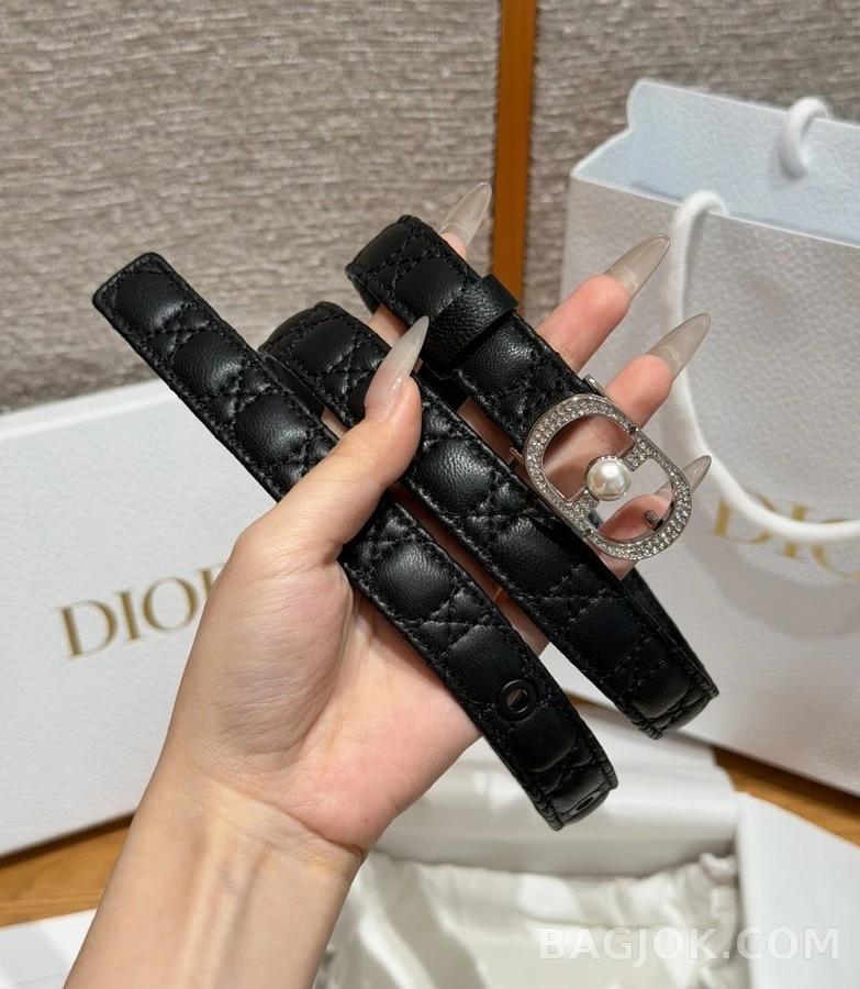 디올 디올 퀼팅 로고 펄 벨트 상세 이미지