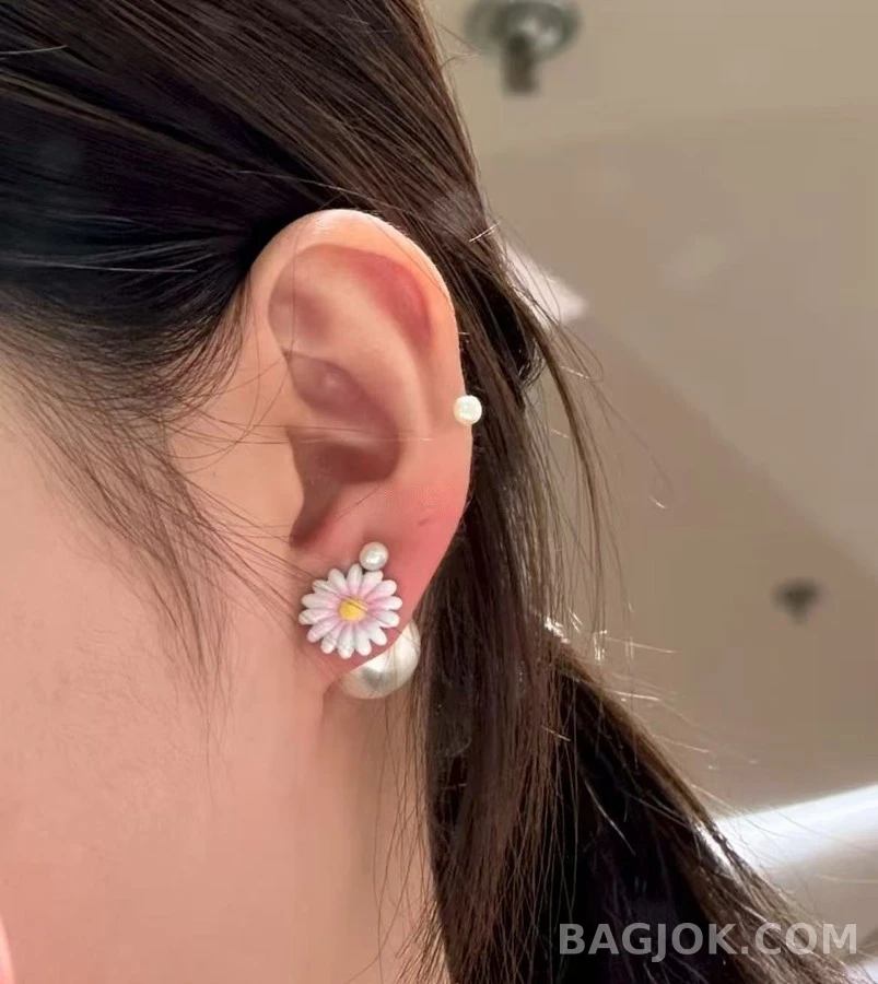 디올 디올 데이지 꿀벌 진주 귀걸이 상세 이미지