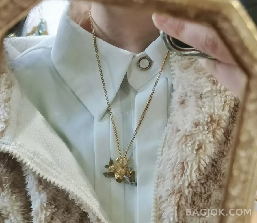 버버리 버버리 플라잉 베어 펜던트 목걸이 상세 이미지