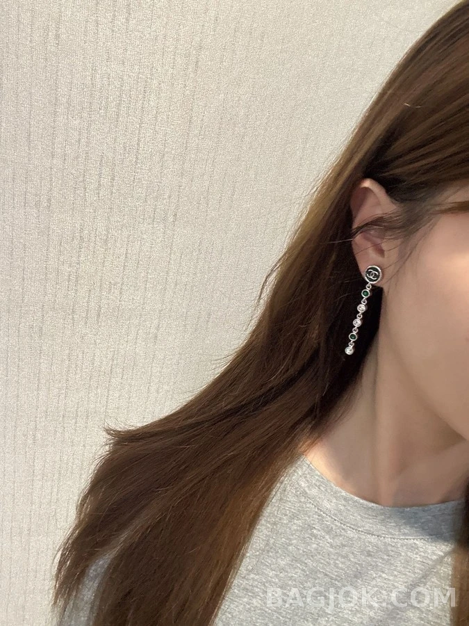 샤넬 샤넬 로고 드롭 이어링 상세 이미지