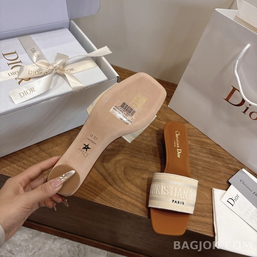 디올 디올 Dway 레터링 블록힐 샌들 상세 이미지