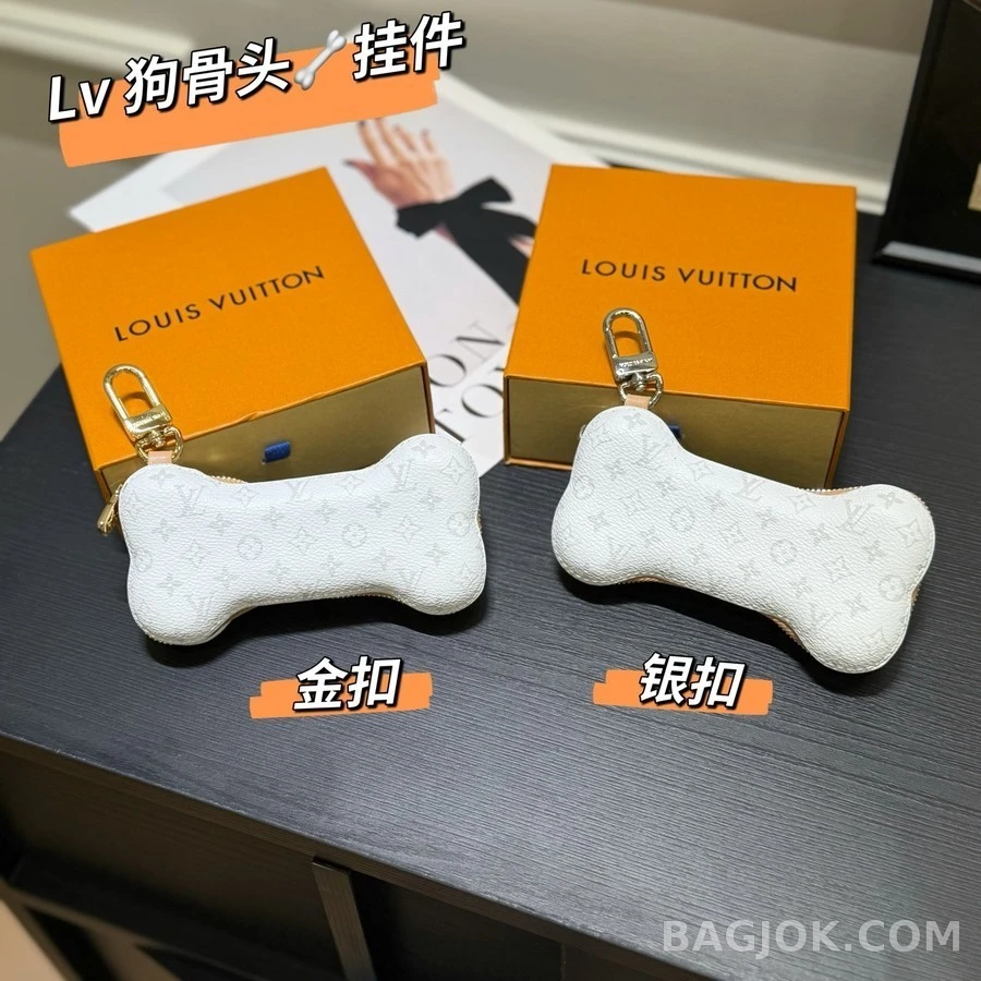 루이비통 루이비통 Lovers 모노그램 독본 파우치 키링 상세 이미지